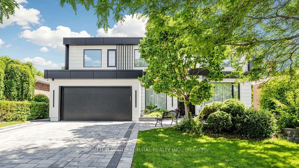 33 Thorny Brae Drive, Markham, ON L3T 3G5