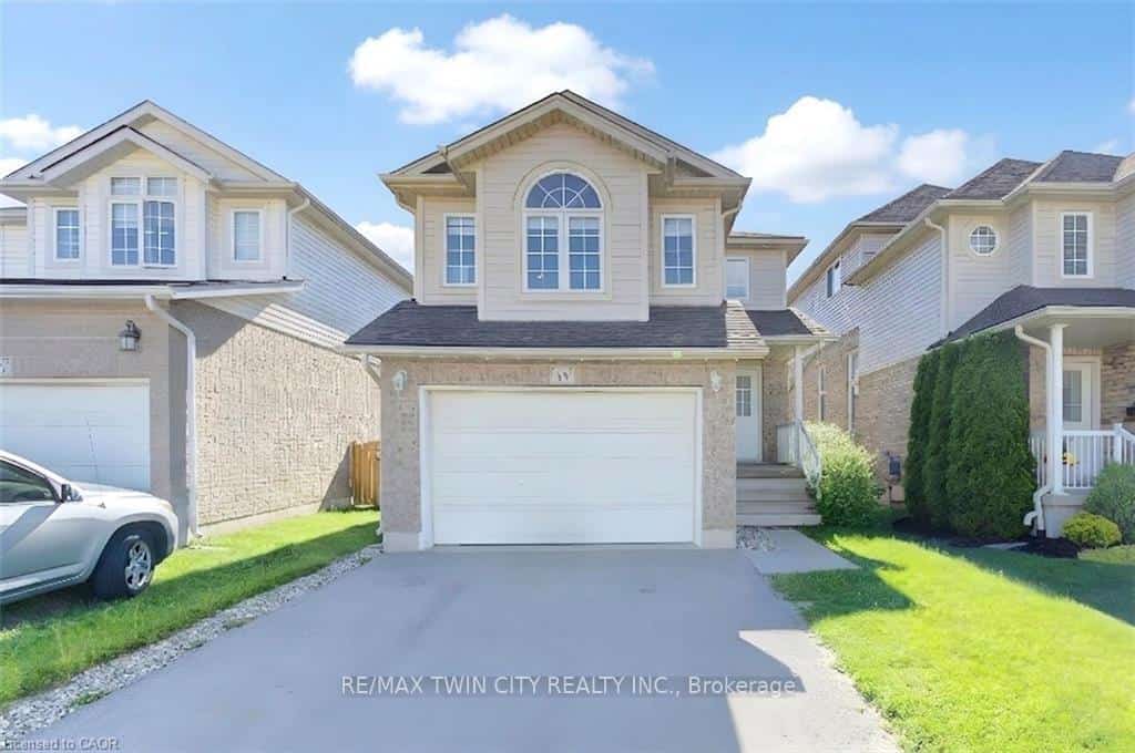 39 CHANTILLY Street, Kitchener, ON N2R 1V7