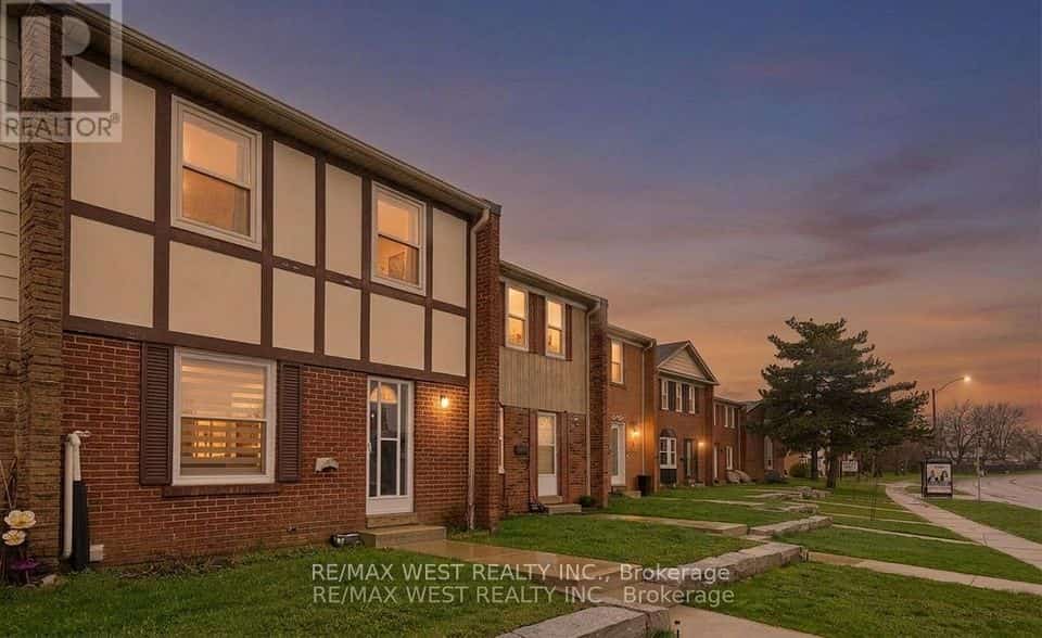 900 Central Park Drive, Brampton