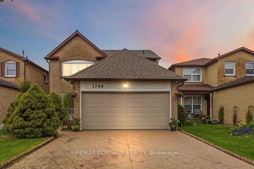 1706 Woodside Lane, Pickering, ON L1V 4W3