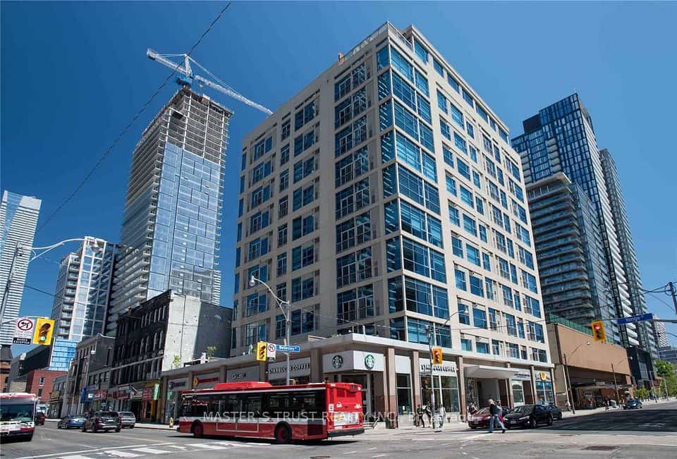 8 Wellesley Street E #1001, Toronto, ON M4Y 3B2