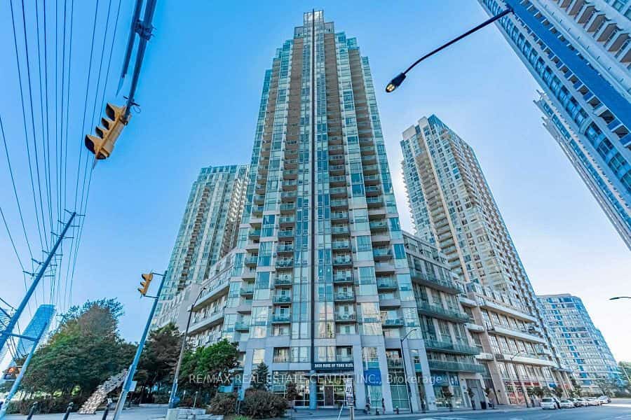 3939 Duke Of York Boulevard #913, Mississauga, ON L5B 4N2