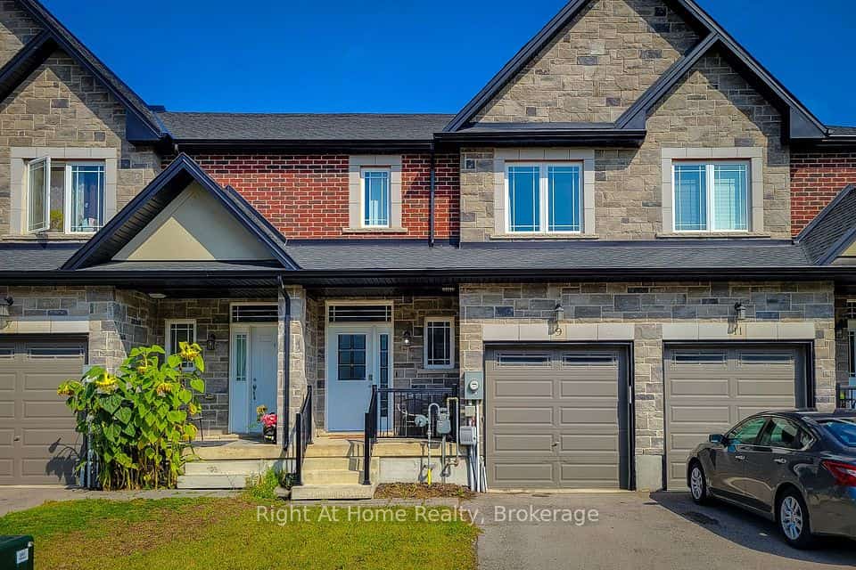 9 Callon Drive, Hamilton, ON L9K 0J8