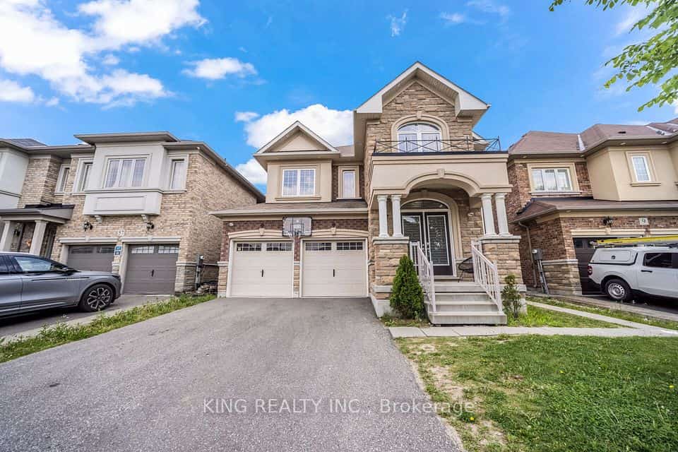 11 Malpass Street, Brampton, ON L7A 4A3