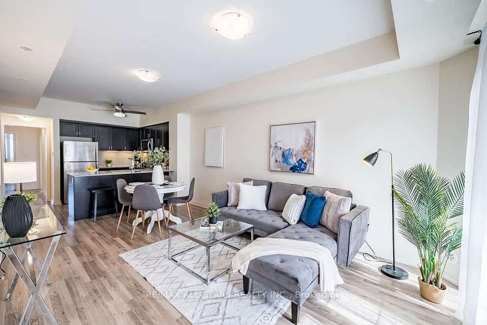 7 Bellcastle Gate #232, Whitchurch-Stouffville, ON L4A 0W5