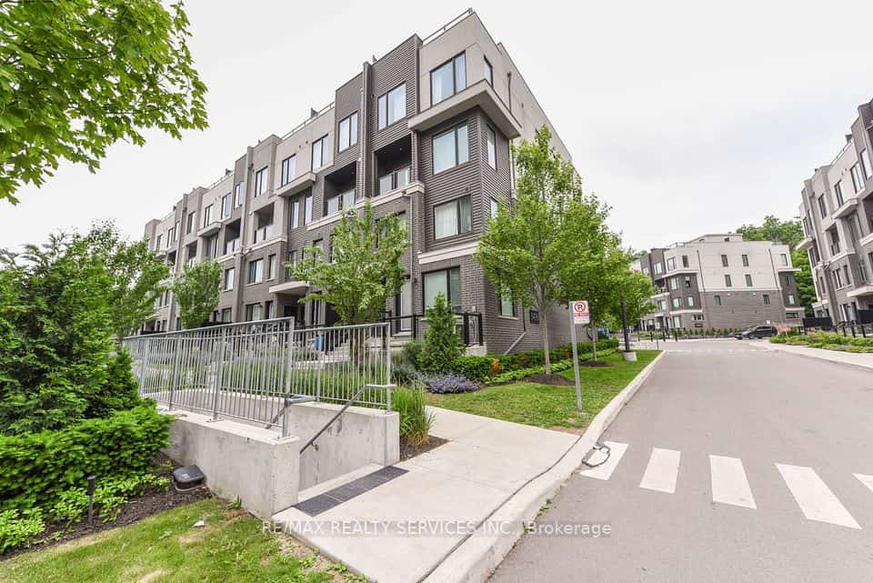 3476 Widdicombe Way #8, Mississauga, ON L5L 0B8