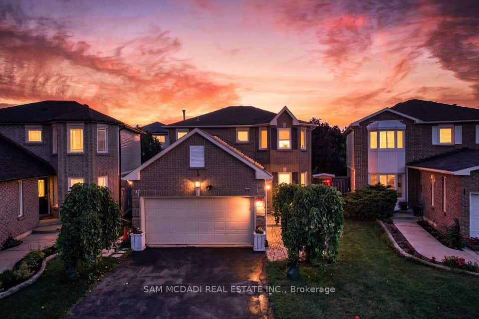 6251 Saltmarsh Court, Mississauga, ON L5N 5V9