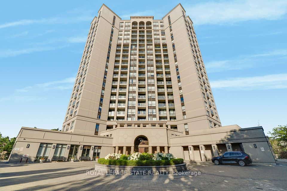 220 Forum Drive #301, Mississauga, ON L4Z 4K1
