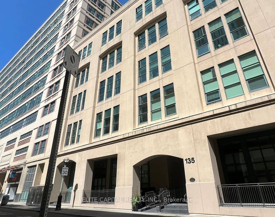 135 Dalhousie Street, Toronto