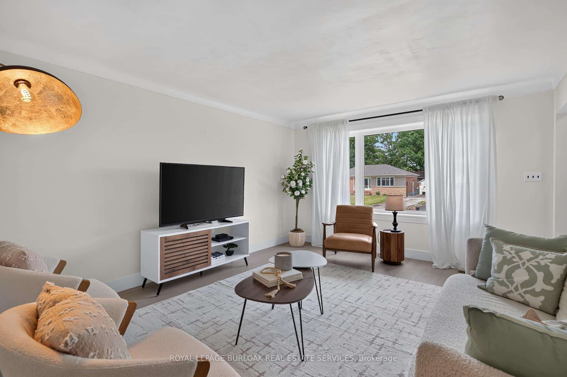 236 Hammersmith Court, Burlington, ON L7L 4N7