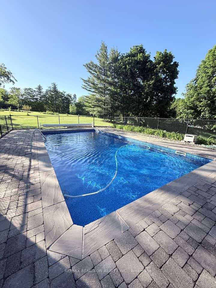 26 Kennedy Road, Caledon, ON L7C 2A7