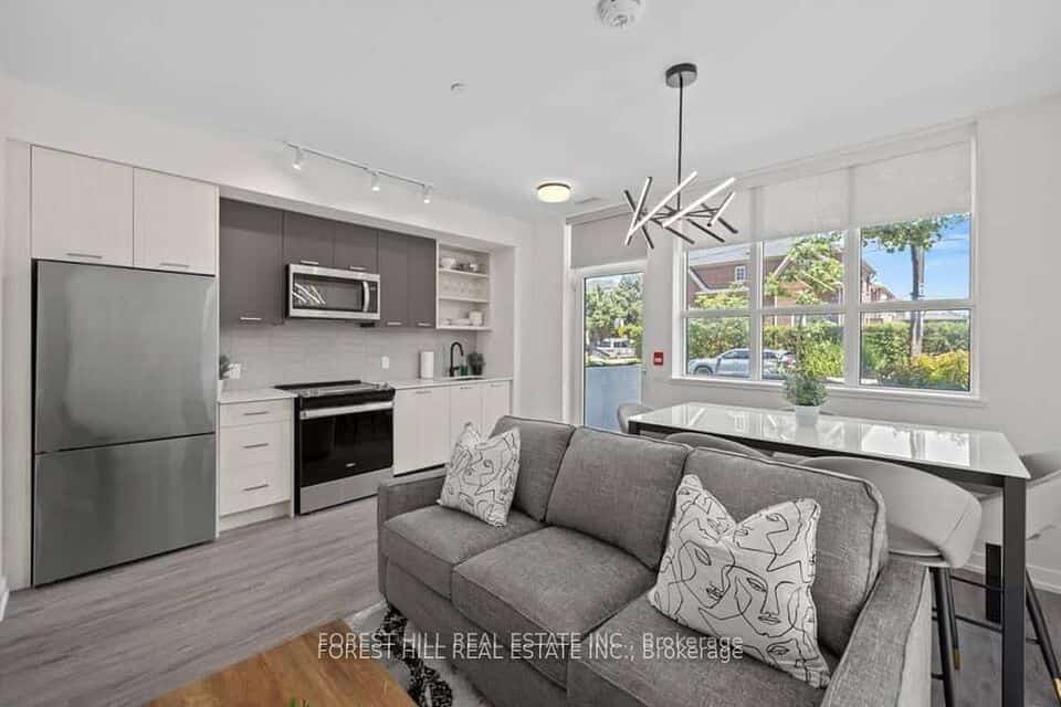 2300 St Clair Avenue W #101, Toronto, ON M6N 0B3