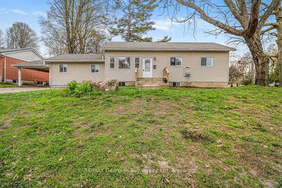 282 Norene Street, Midland, ON L4R 4C2