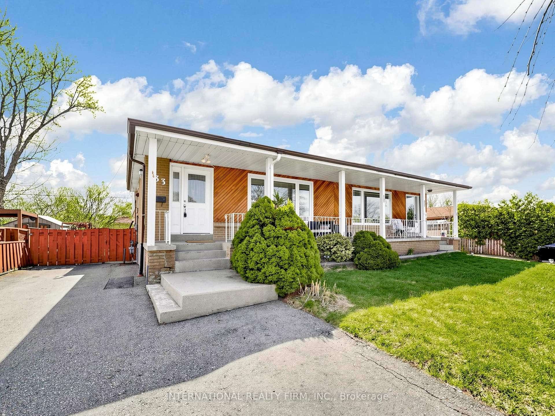 33 Danesbury Crescent, Brampton, ON L6T 1T2