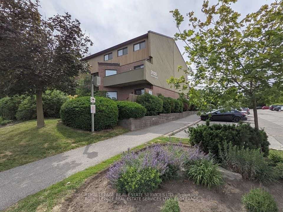 2035 South Millway Drive #12, Mississauga, ON L5L 1R7