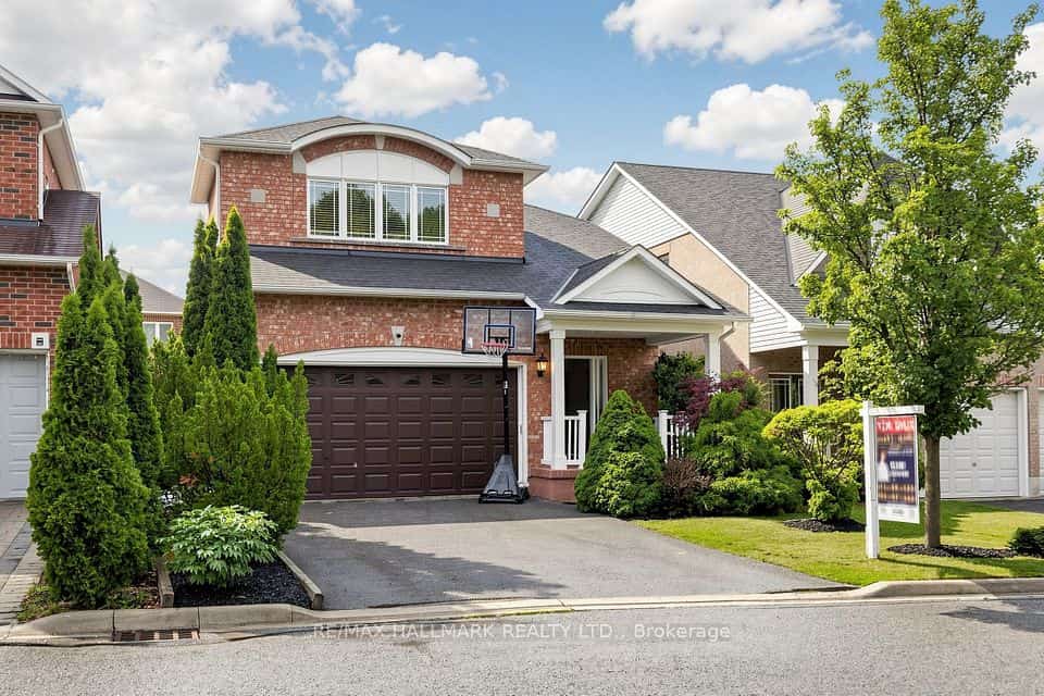 14 Kerr Lane, Aurora, ON L4G 0E5