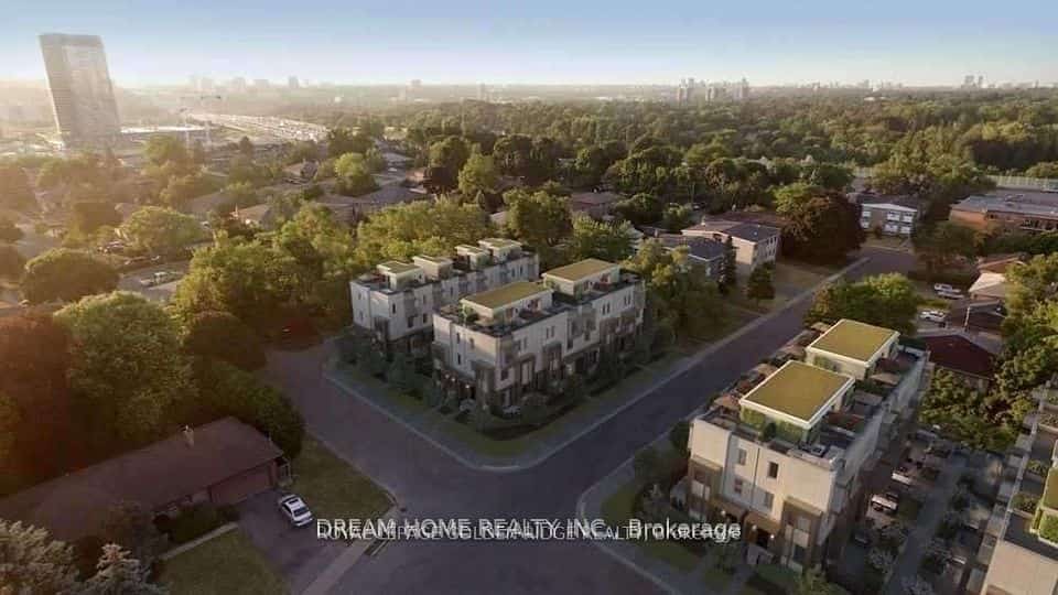 18 Greenbriar Road #2, Toronto, ON M2K 0G7
