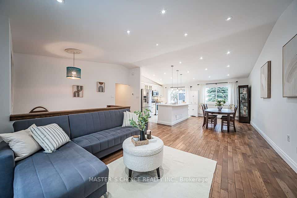 3294 Rhonda Valley Drive, Mississauga, ON L5A 3E9