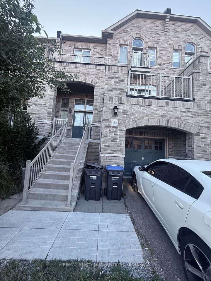 54 Chesterwood Crescent, Brampton, ON L6Y 0Z4