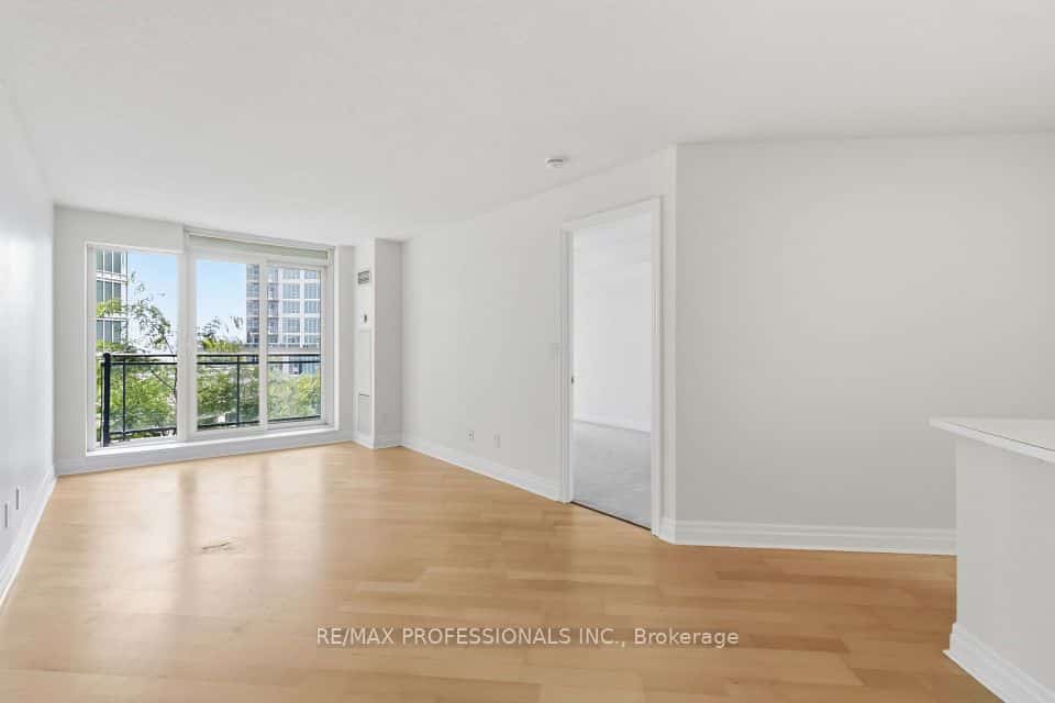 2121 Lake Shore Boulevard W #607, Toronto, ON M8V 4E8