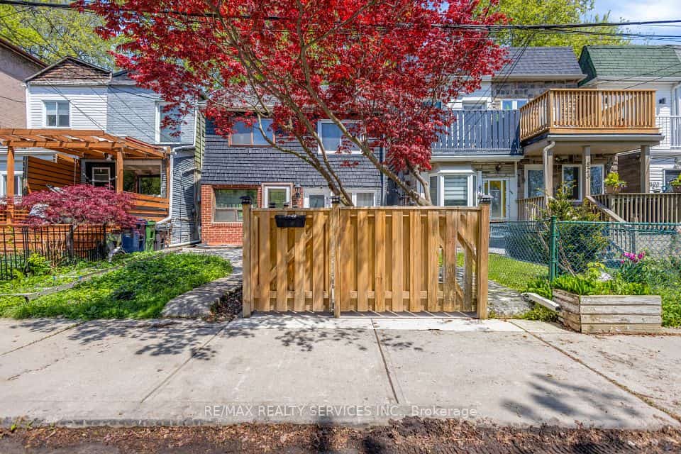 827 Craven Road, Toronto, ON M4L 2Z7
