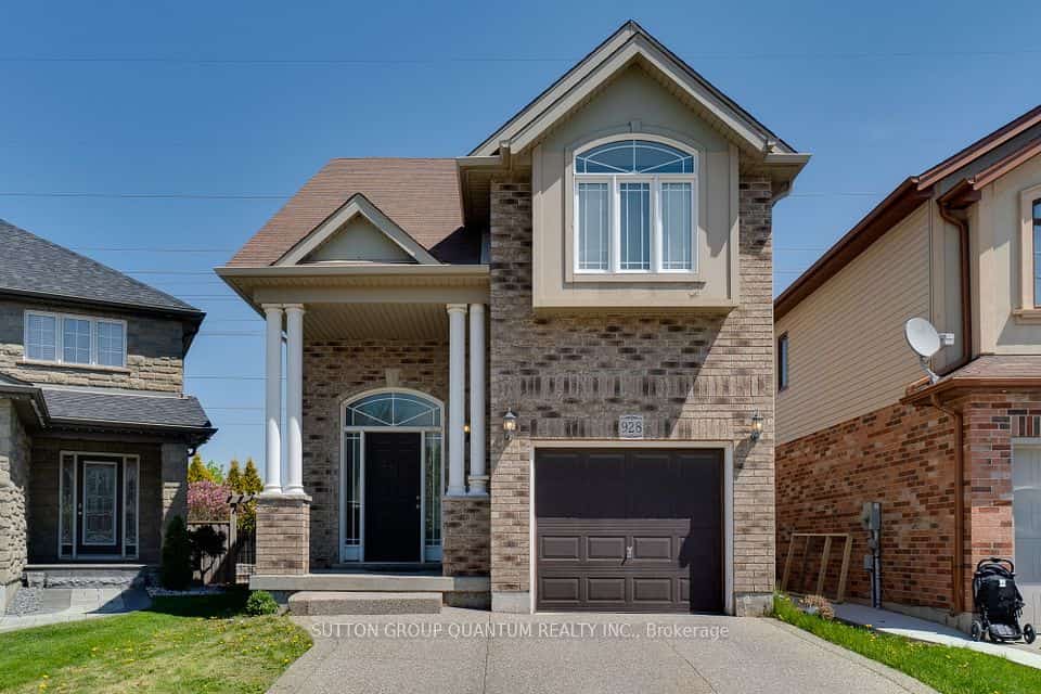 928 Dunblane Court, Kitchener, ON N2R 1W9