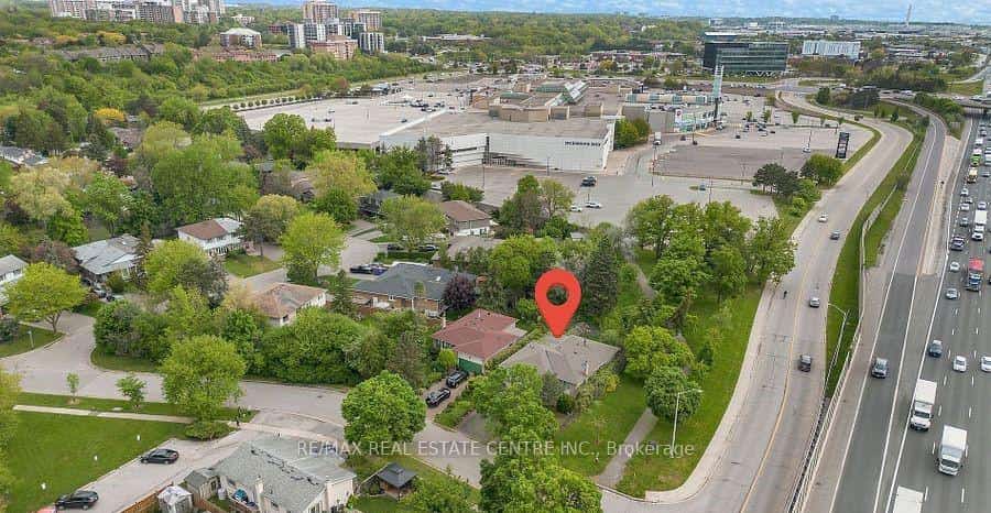 1011 Pearson Drive, Oakville, ON L6H 2Y9