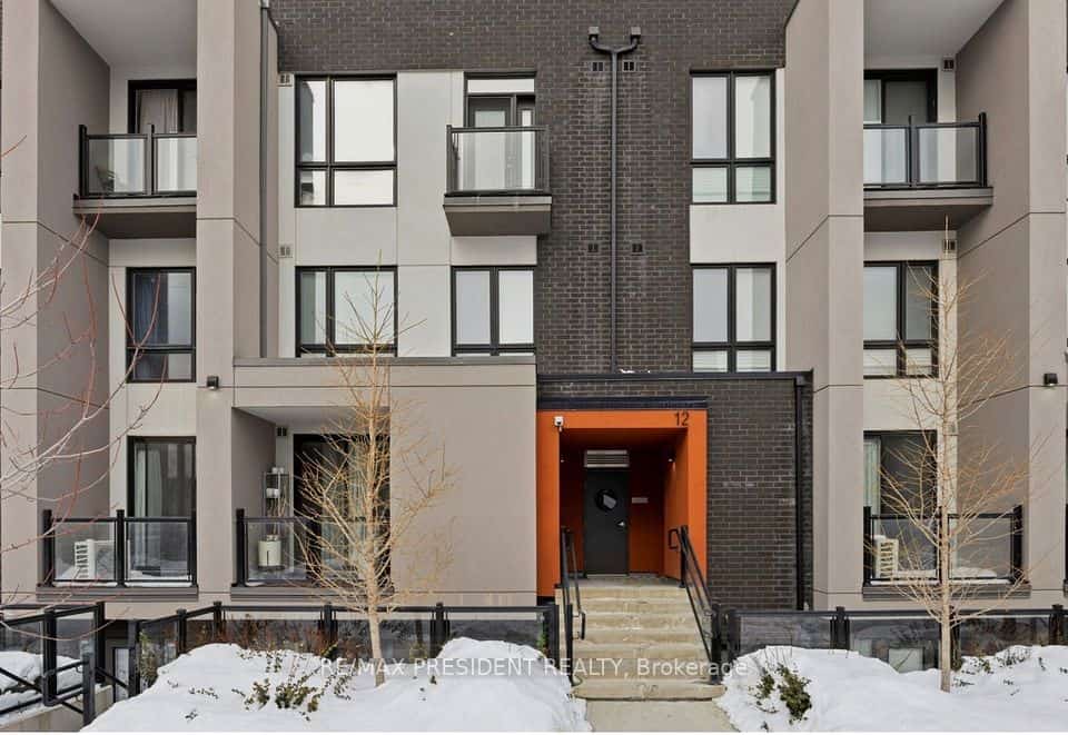 12 Marquette Avenue S #6, Toronto, ON M6A 0E1