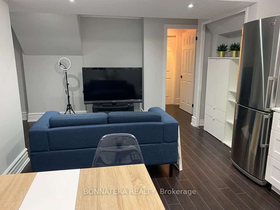 284 Hickory Circle, Oakville, ON L6H 4V1