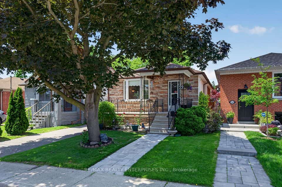 22 Atlee Avenue, Toronto, ON M1N 3X1