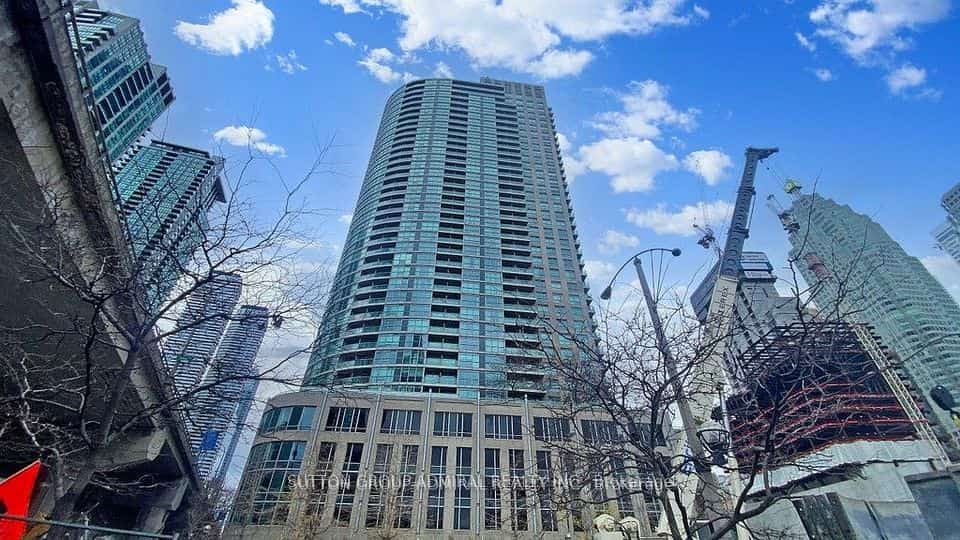 18 Yonge Street #2701, Toronto, ON M5E 1Z8