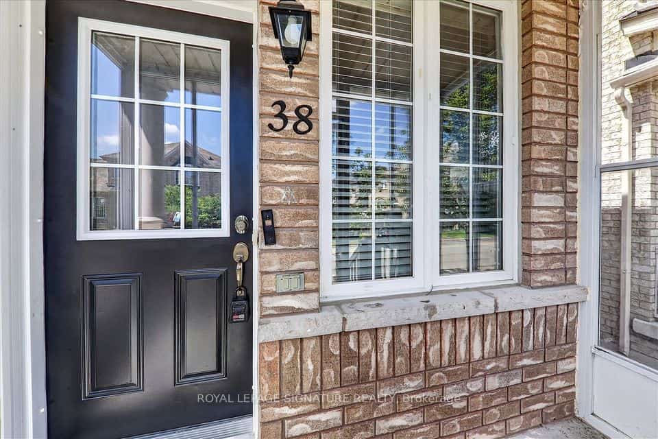 38 Coleluke Lane, Markham, ON L3S 0B7