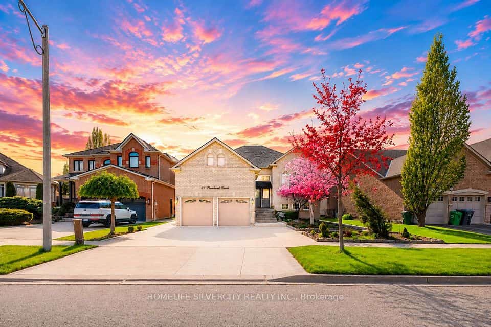 61 Pinebrook Circle, Caledon, ON L7C 1C3