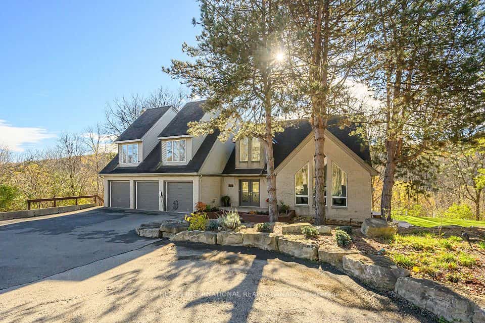 774 Old Dundas Road, Hamilton, ON L9H 5E3