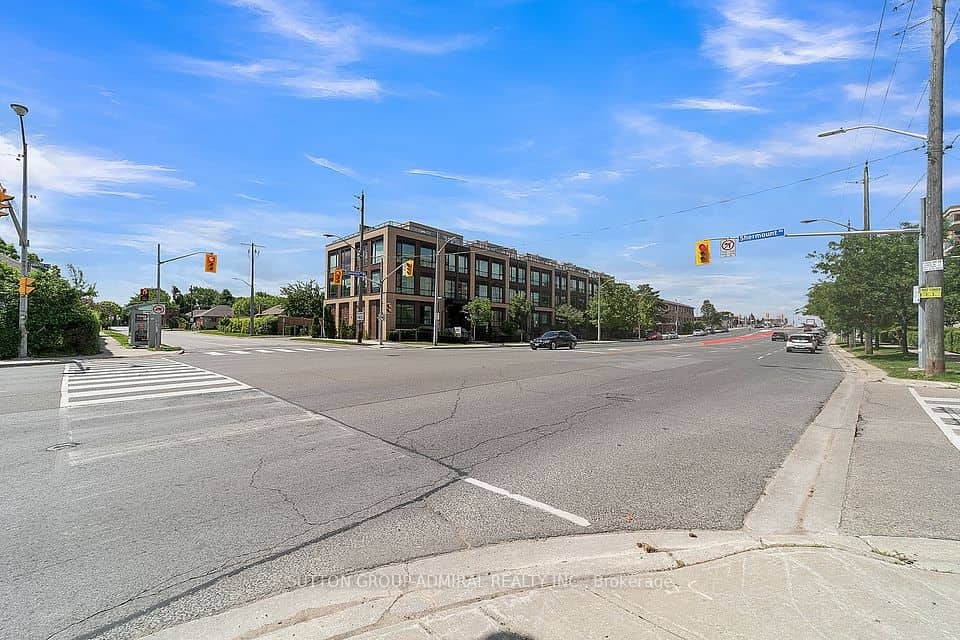 639 Lawrence Avenue, Toronto