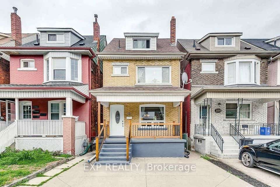 102 Rosslyn Avenue N, Hamilton, ON L8L 7P4