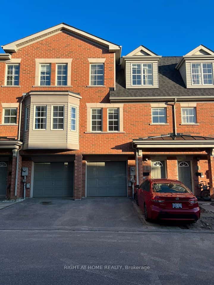 37 Archibald Mews, Toronto, ON M1P 0A5