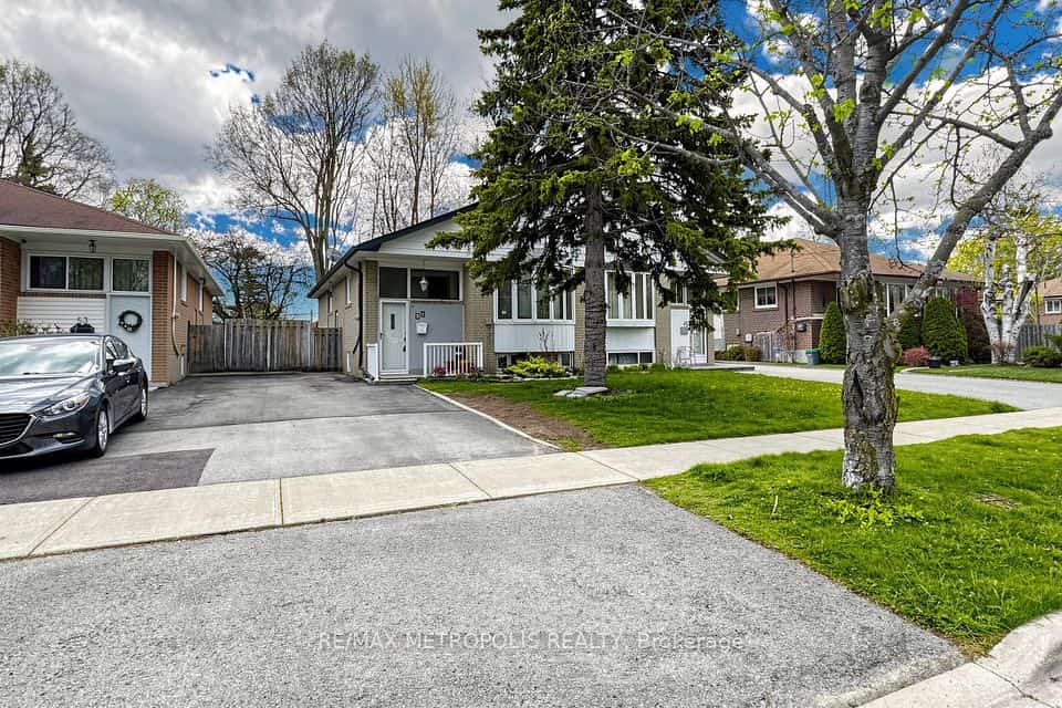51 Greyabbey Trail, Toronto, ON M1E 1V8