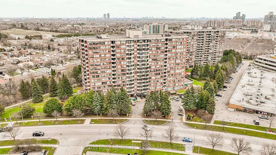 33 Weldrick Road E, Richmond Hill