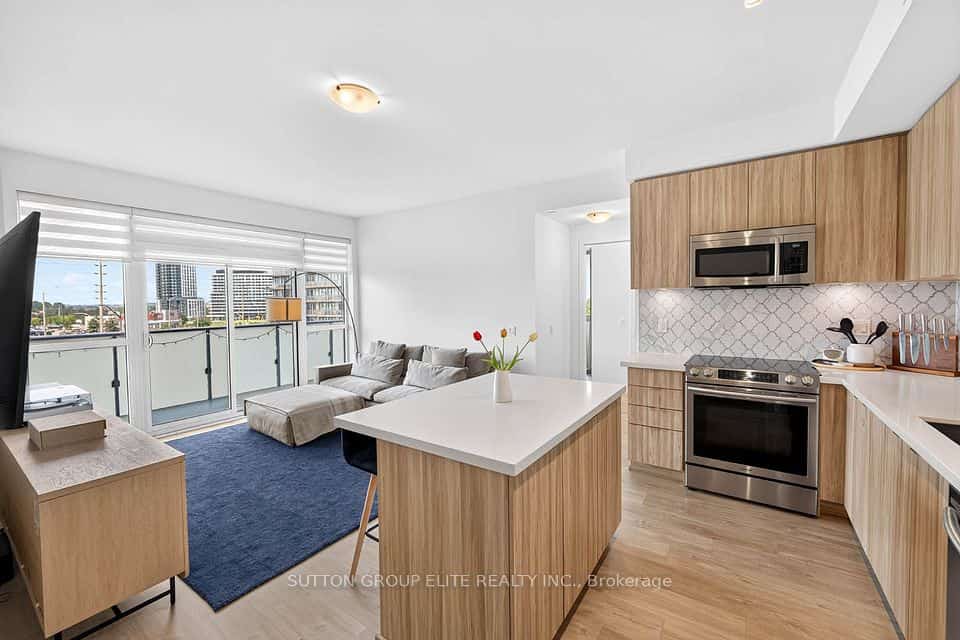 4699 Glen Erin Drive #302, Mississauga, ON L5M 2E5