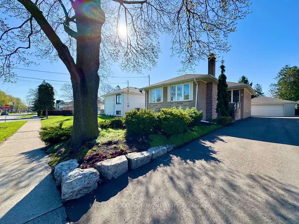 41 Paragon Road, Toronto, ON M9R 1J9