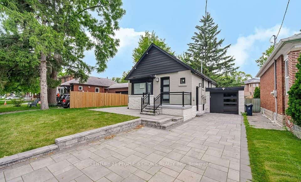 218 William Street, Toronto, ON M9N 2H1