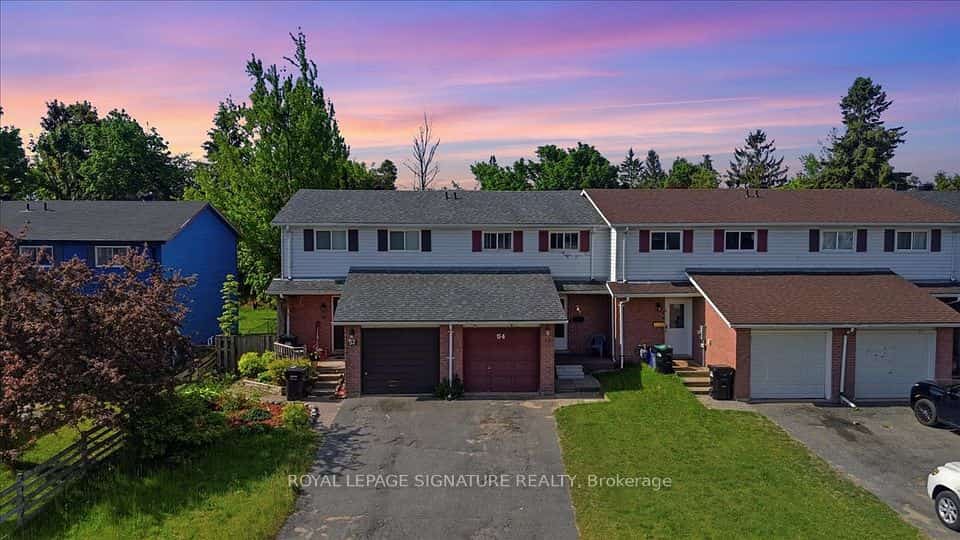 54 Scott Crescent, Barrie, ON L4N 4W3