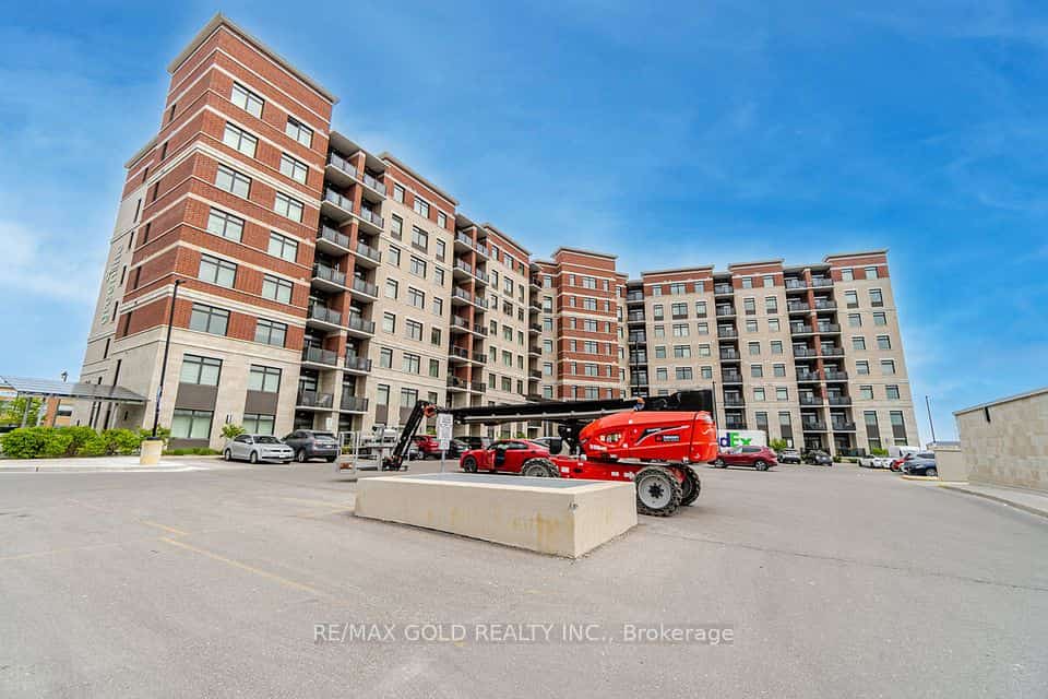 39 New Delhi Drive #803, Markham, ON L3S 0E1