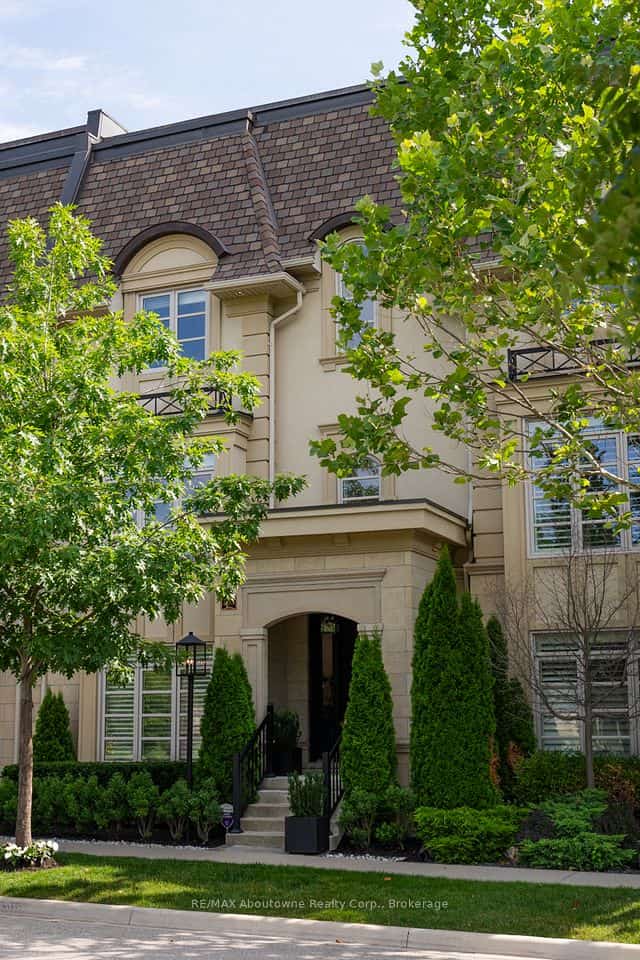 253 Hanover Street, Oakville, ON L6K 0H3