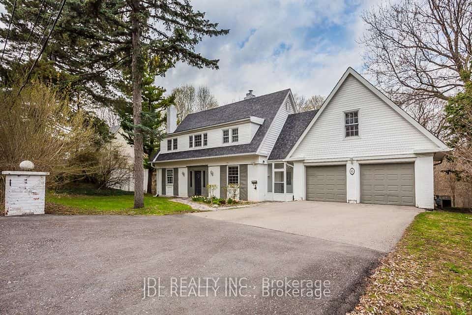 6 Farmingdale Road, Toronto, ON M2K 1Z2