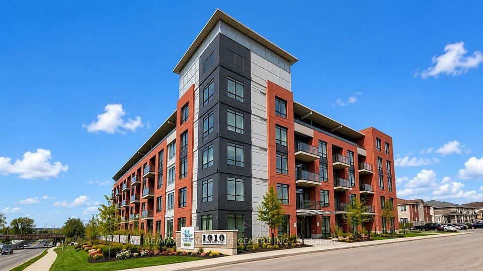 1010 Dundas Street E #PH12, Whitby, ON L1N 2K2