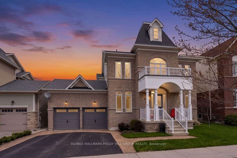 5 Magna Carta Road, Barrie, ON L4M 7H9
