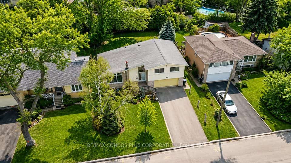 333 Pleasant Avenue, Toronto, ON M2R 2R3