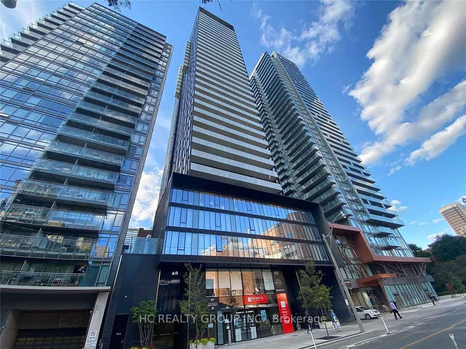 28 Wellesley Street E #2810, Toronto, ON M4Y 0C4